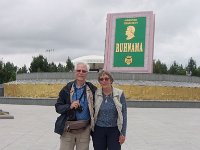 Ruhnama is het gigantische boek dat geschreven is door Niyazov (1e president).