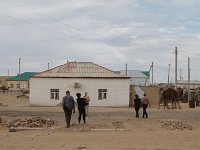 Onderweg door Turkmenistan naar de Darwaza kraters.