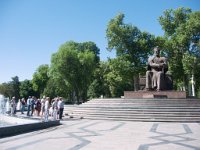Bezoek aan het standbeeld van Timur Lenk.