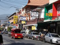 Songthaew: taxi met twee bankjes in de laadruimte