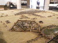 Maquette van het Erdene Zuu klooster met zijn 108 stupa's.