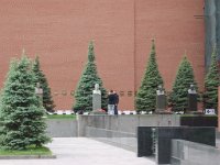 Graven van regeringsleiders bij de Kremlin-muur.