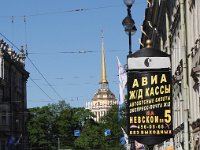 Nevsky Project met de torenspits van de Admiraliteit.